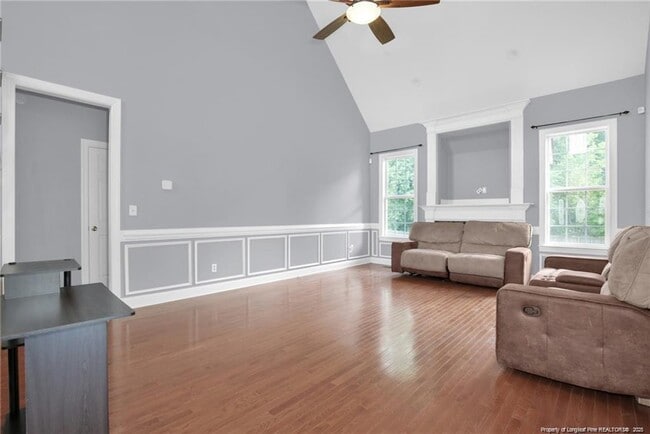 Building Photo - 427 W Summerchase Dr
