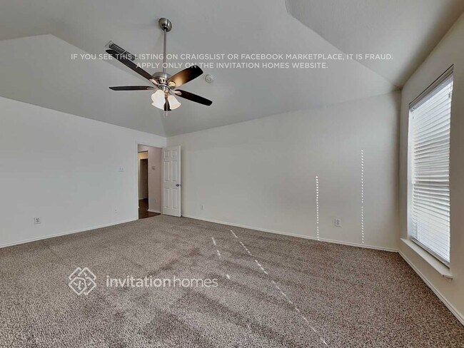 Building Photo - 905 Hidden Oaks Dr