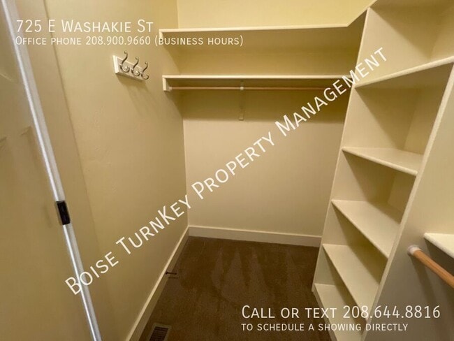 Building Photo - 725 Washakie St E