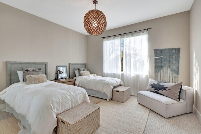 Building Photo - 11615 Paradise Cove Ln