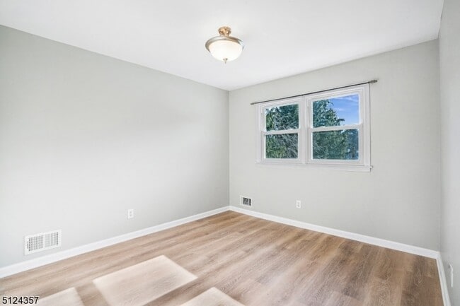 Building Photo - 1 Tempe Wick Rd