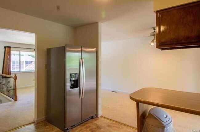 Building Photo - 10 Gary Glen Dr