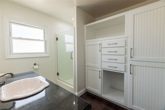 Building Photo - 2157 Rural Ln