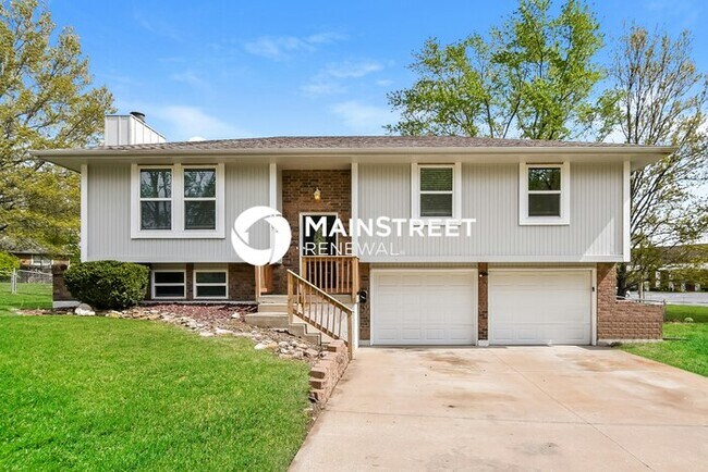 Building Photo - 4 Bedroom Pet-Friendly Home in BELTON, MO with Main Street Renewal