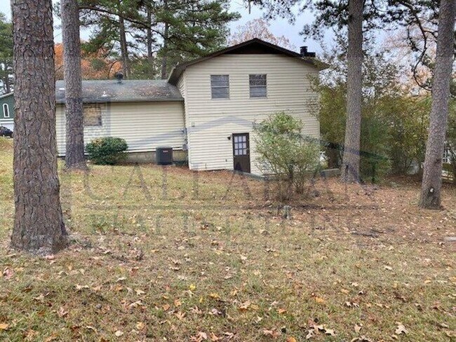 Building Photo - Twin Lakes 3 Bedroom Home