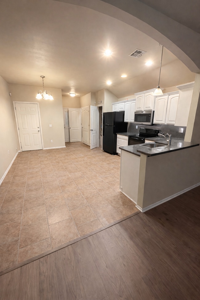 Building Photo - 4525 SE 81st St