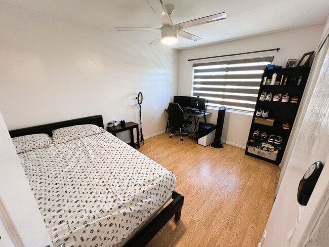 Building Photo - Updated 2 Bedroom, 1 Bath in North Park w/...