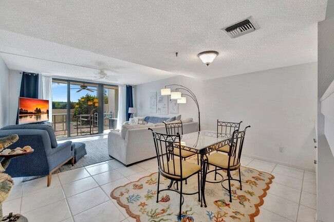Building Photo - 355 S Ocean Dr