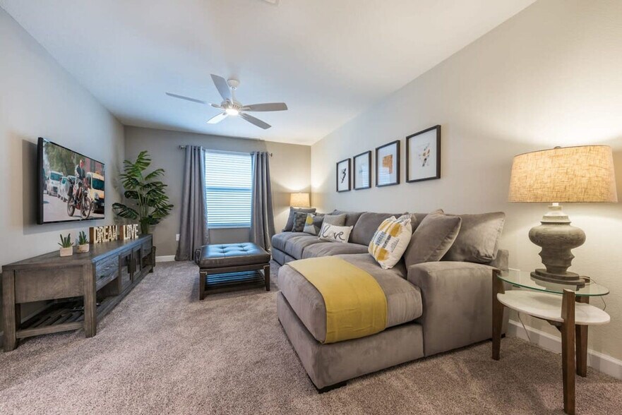 Building Photo - 4821 Kings Castle Cir
