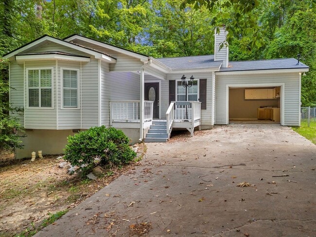 Primary Photo - Lake Living