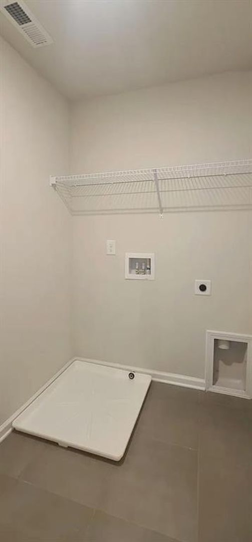 Building Photo - 1393 Vayda Ct