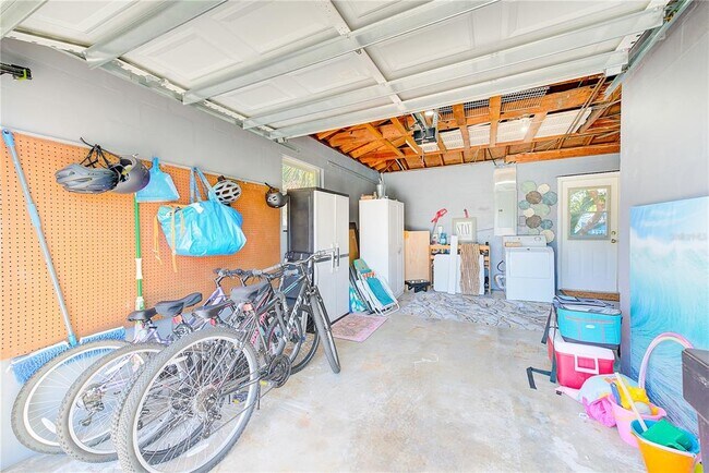 Building Photo - 14283 Sharon Dr