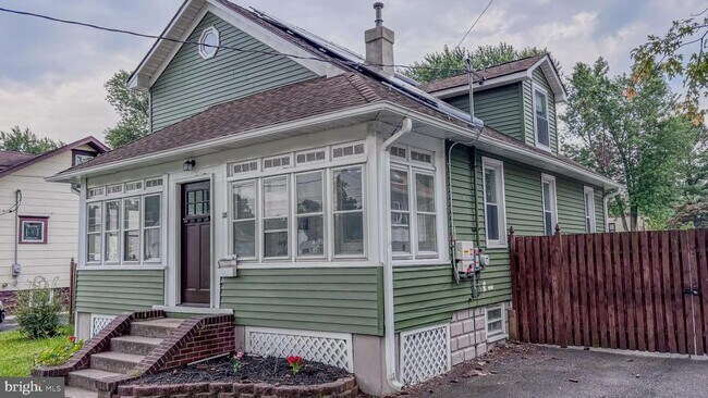 Building Photo - 28 S Lenola Rd