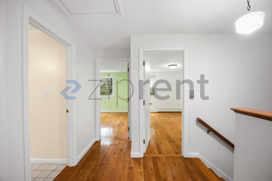 Building Photo - Unit