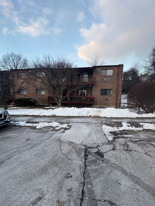 Building Photo - 235 Henry Ave