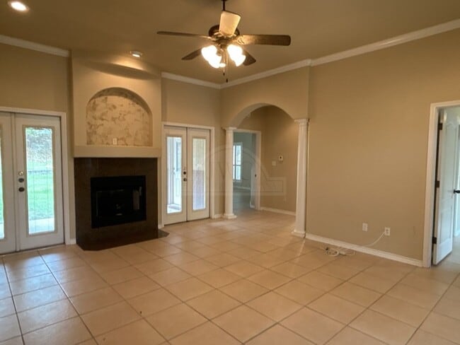Building Photo - 808 Danny Cir