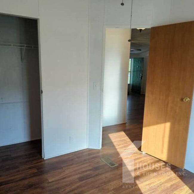 Building Photo - 515 McKinney Rd