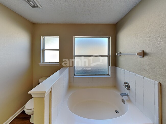 Building Photo - 2570 Blackstone Ct