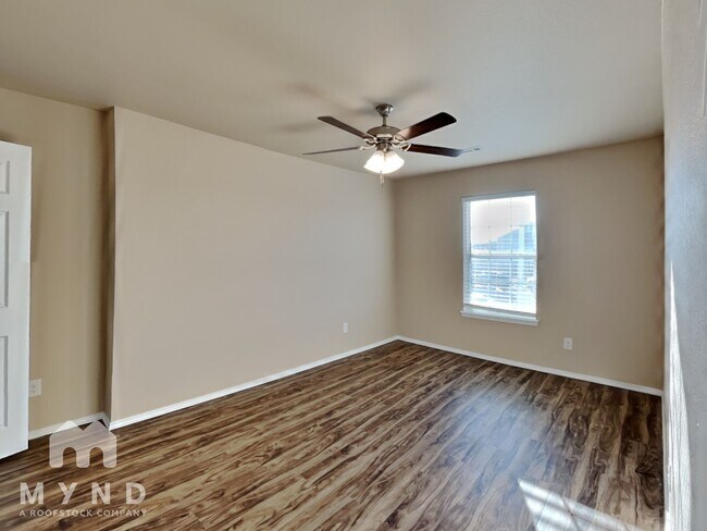 Building Photo - 1001 Clearspring Ct