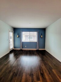 Building Photo - Modern Convenience, Timeless Charm