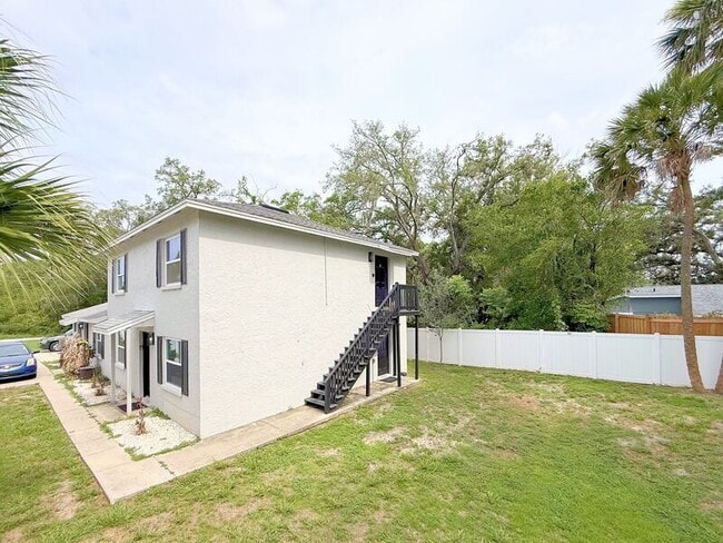 Building Photo - 11705 North Dr