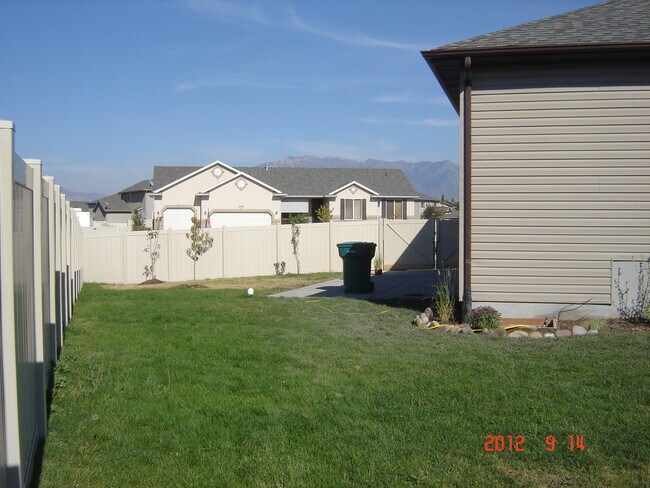 Building Photo - 5877 S 4500 W