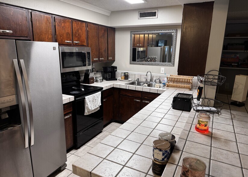 Primary Photo - 2893 S Osceola Ave