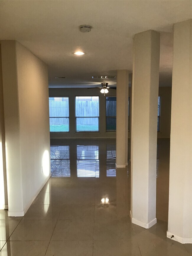 Building Photo - 19818 Twisted Creek Dr