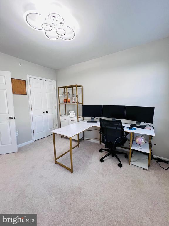 Building Photo - 46375 Pryor Square