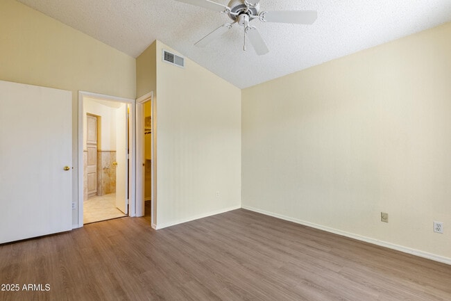 Building Photo - 1120 N Val Vista Dr