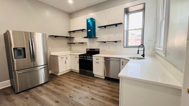 Building Photo - 517 Armandale St