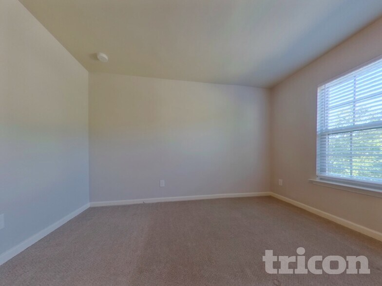 Building Photo - 2500 Wingfield Dr SW