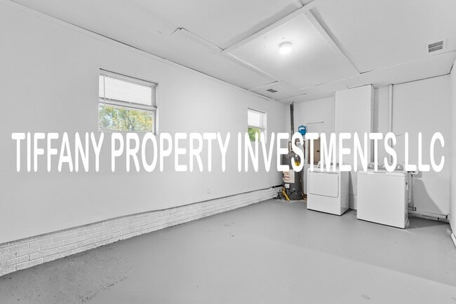 Building Photo - 317 Amon Ln