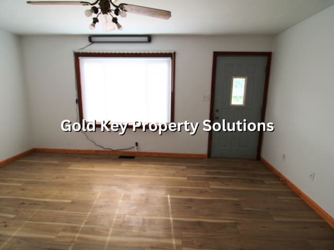 Building Photo - Nicely Updated 3 BR 1.5 BA House with Central Air and Garage (NO SECTION 8)
