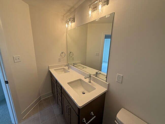 Building Photo - 15313 Sunray Aly