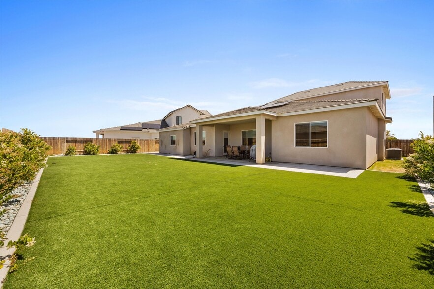 Building Photo - 815 Gilsum Ct