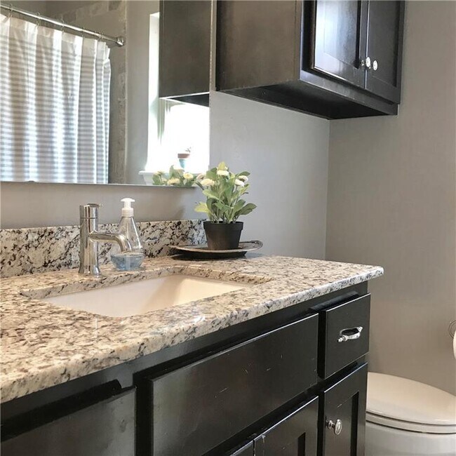 Building Photo - 3317 Lakeshire Ridge Way