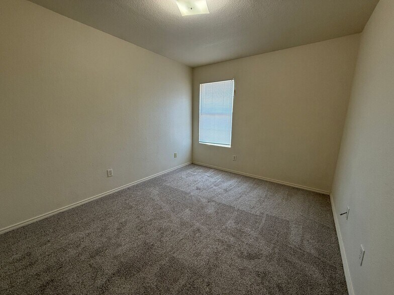 Building Photo - 4004 Doraine Ct