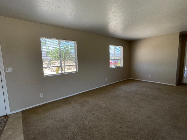 Building Photo - 62736 Terrace Dr