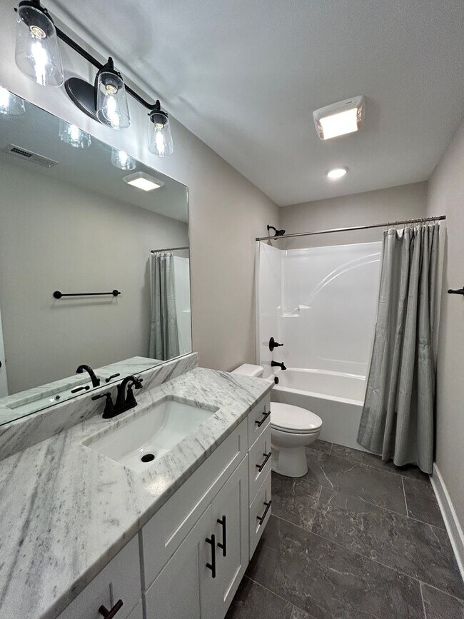 Building Photo - Beautiful New Build 4 Bed, 2.5 Bath, 2 Car Garage - Community Pool & Walking Trail!
