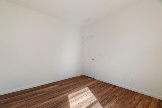 Building Photo - 3760 Orbison Ln