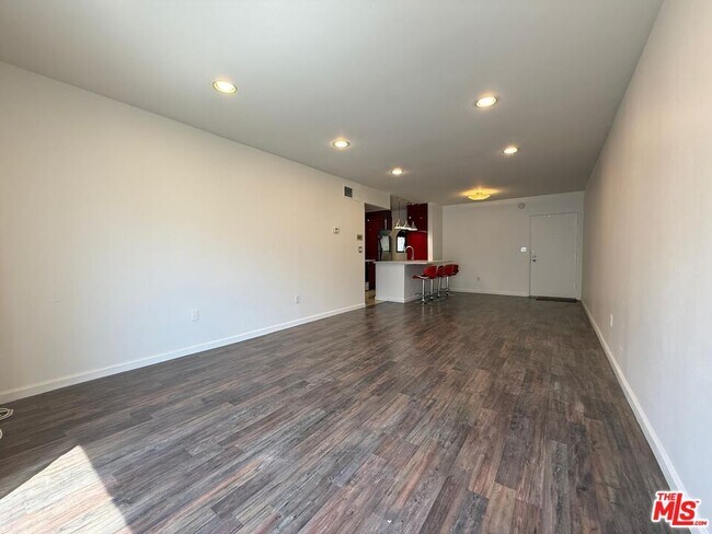 Building Photo - 5257 Radford Ave