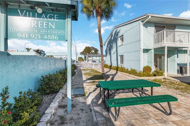 Building Photo - 3569 Bee Ridge Rd