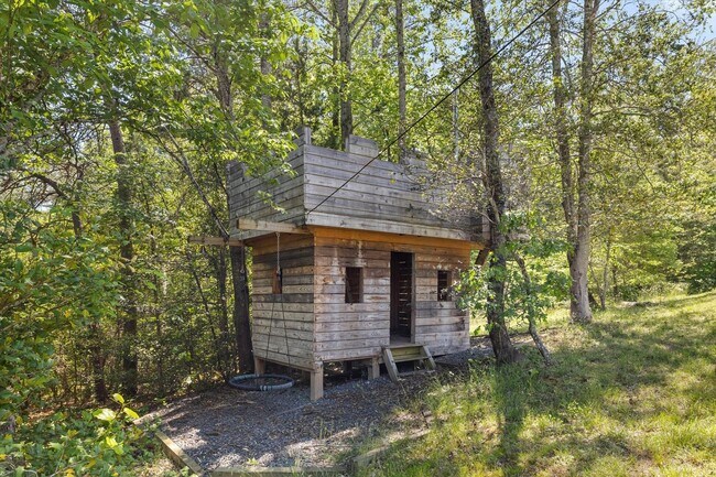 Building Photo - Gorgeous 5 Bed 3.5 Bathroom in Stafford, VA