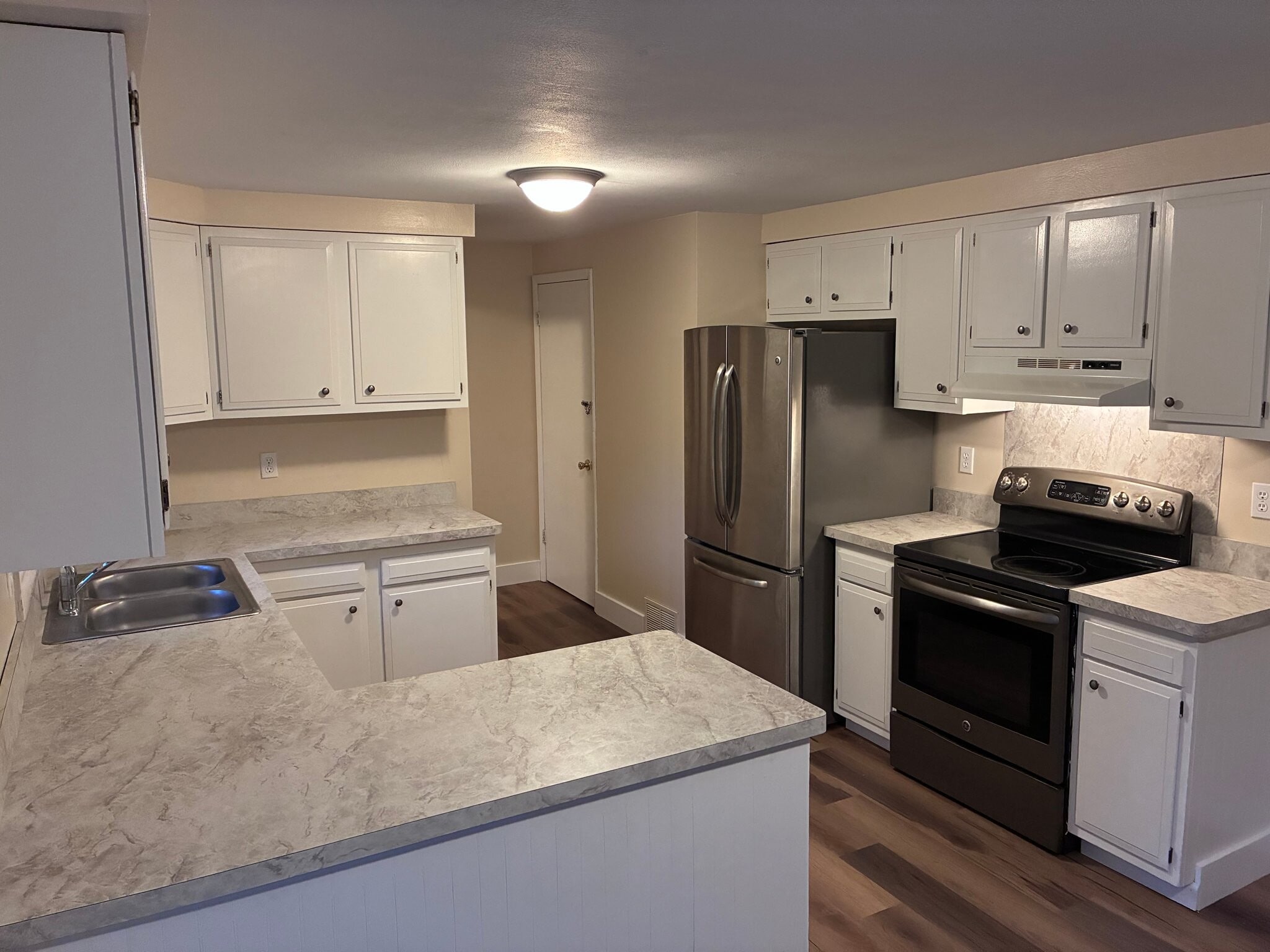 Building Photo - 647 Sunflower Dr