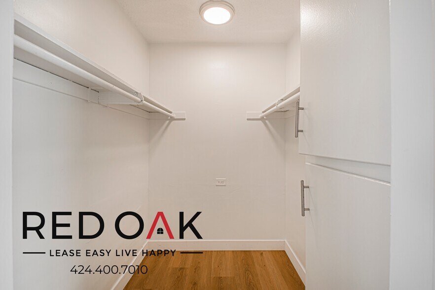 Building Photo - 1115 W 111th St