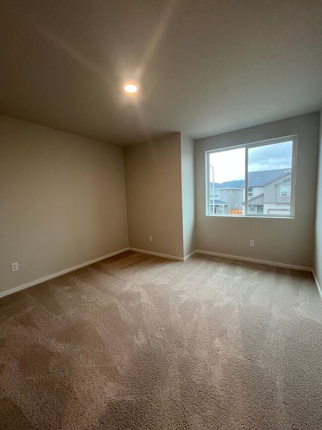 Building Photo - BRAND NEW CONSTRUCTION 4-bedroom 2.5-Bathrooms