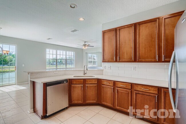 Building Photo - 10624 Bamboo Rod Cir