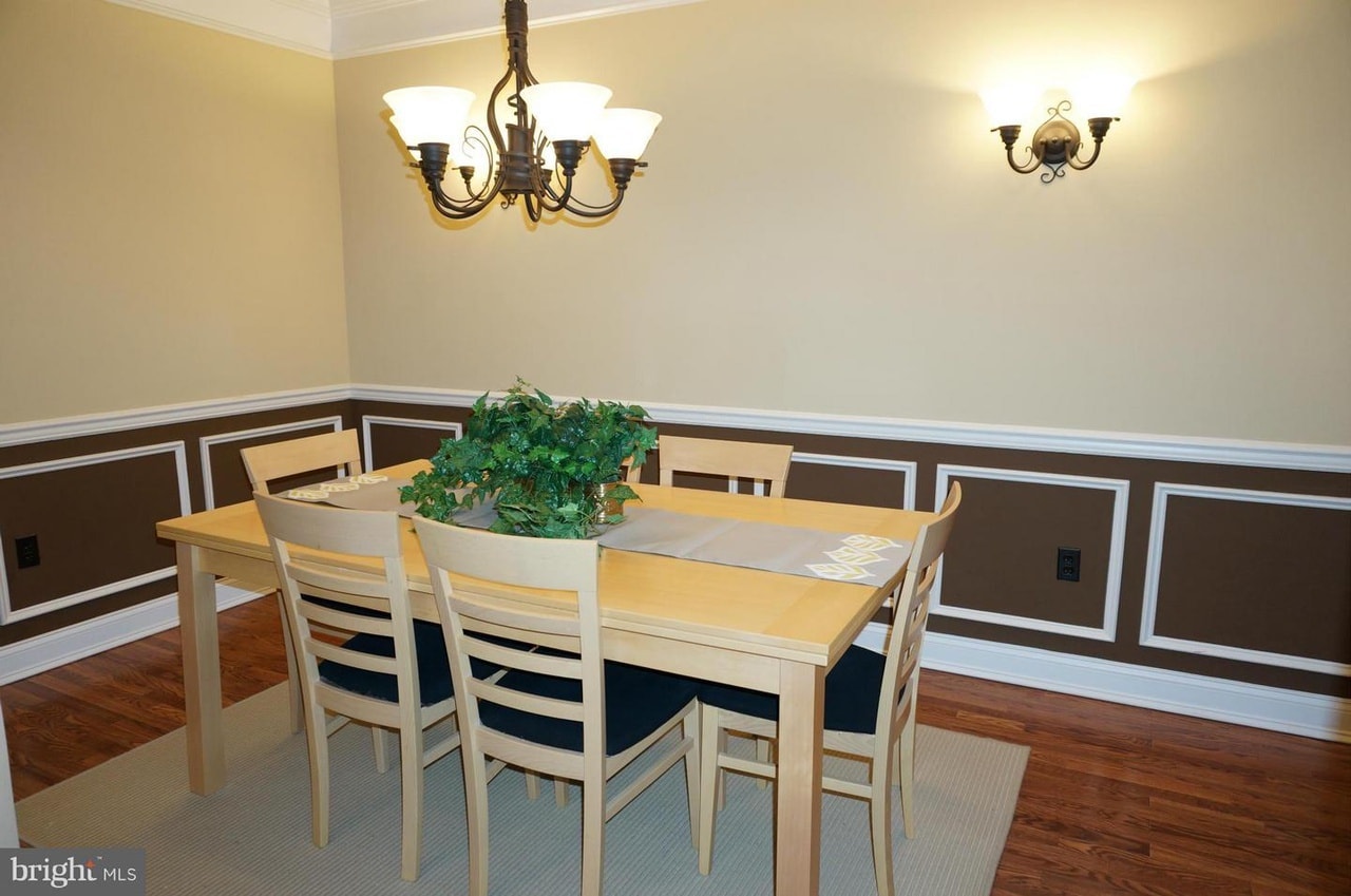 Dining room - 5801 Clipper Ln