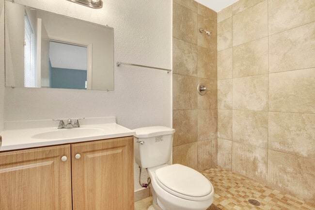 Building Photo - 1919 Doffer Ln